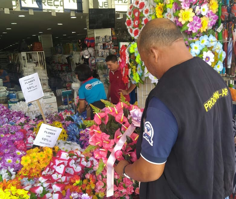 Dia de Finados: Procon fiscaliza comercialização de produtos
