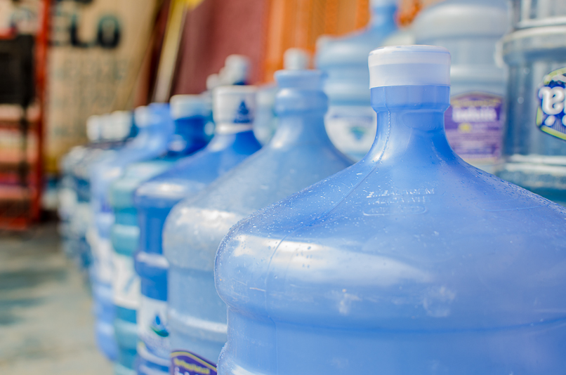 Operação H2O recomenda que distribuidores aceitem garrafões com prazo de validade vencido