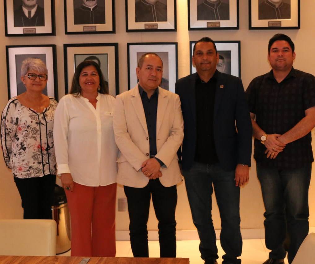 Prefeito Ofirney Sadala garante apoio à capacitação do Programa Família Acolhedora