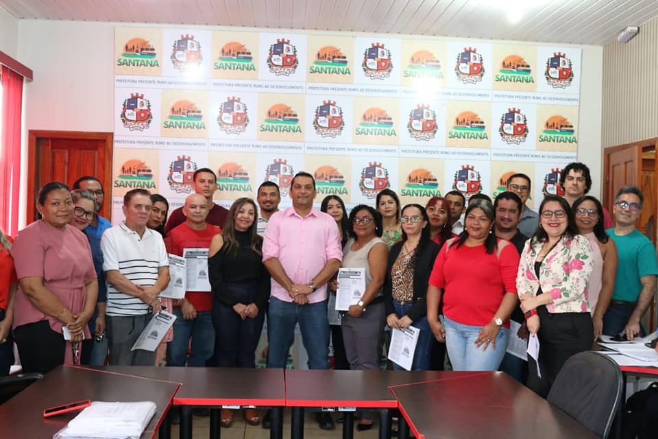 Prefeito Ofirney empossa novos membros do Conselho de Acompanhamento e Controle Social de Santana