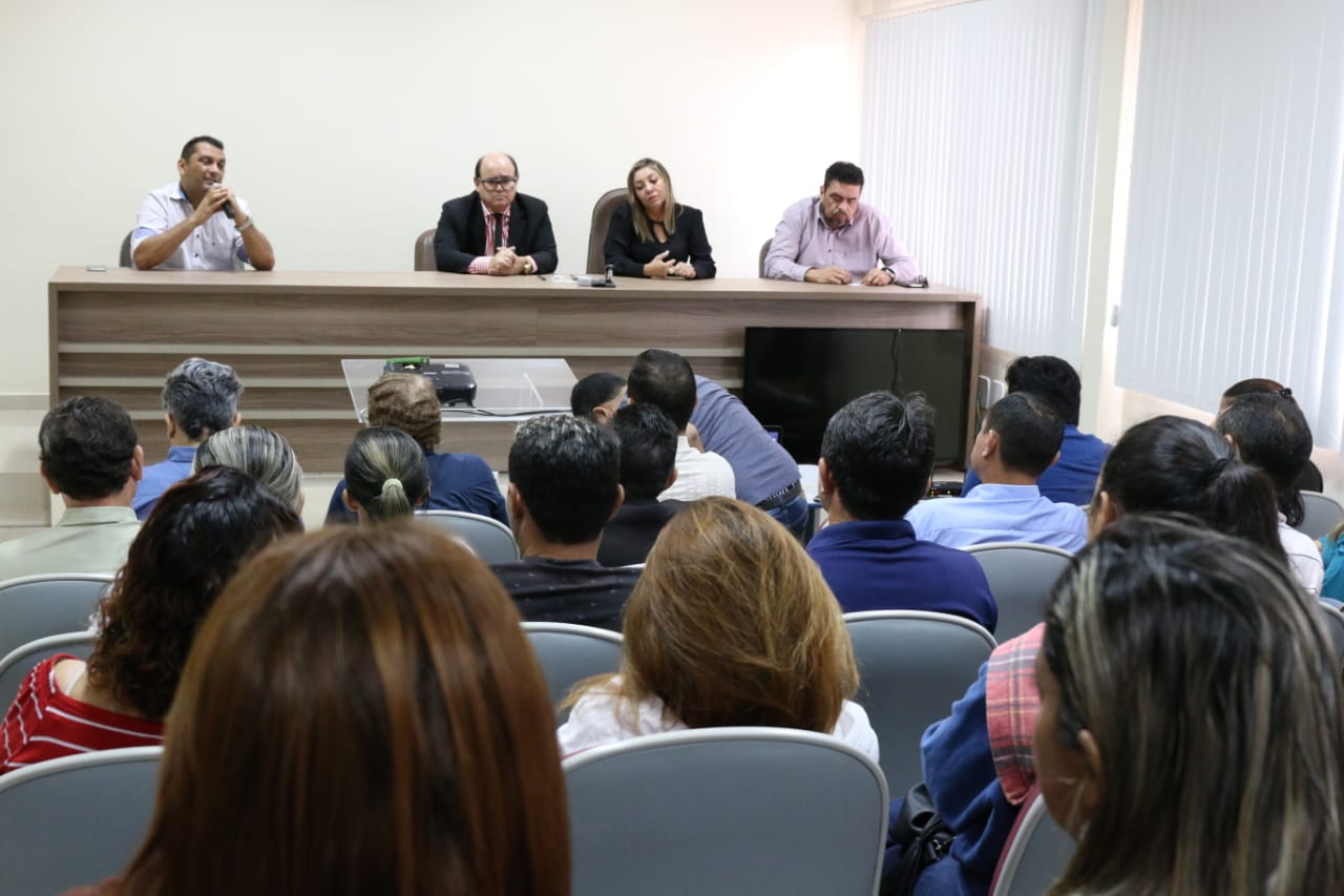 Projetos de conjunto habitacional e de urbanização do Ambrósio são apresentados em reunião na Promotoria de Santana