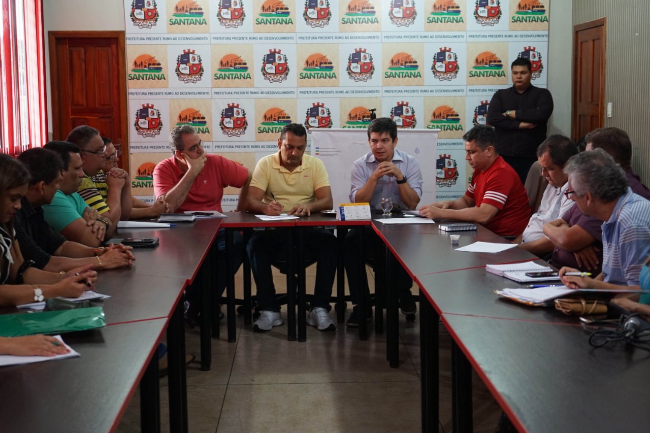 Em encontro com o prefeito Ofirney Sadala, senador Randolfe Rodrigues garante recursos para a reconstrução da Praça Cívica e da Escola Amazonas