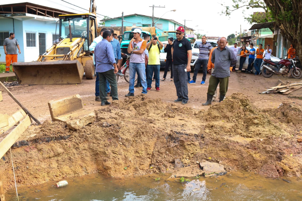 Prefeito Ofirney Sadala acompanha obra emergencial na Av. Princesa Isabel