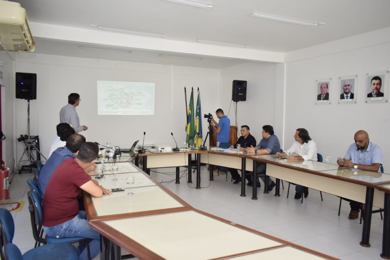 Companhia Docas de Santana recebe comitiva de deputados e vereadores