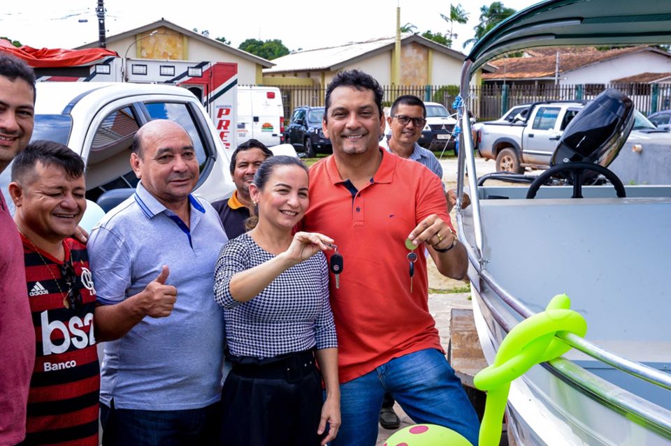 Prefeitura de Santana e deputada Marcivânia prestam conta de mais de R$ 2 milhões investidos no município