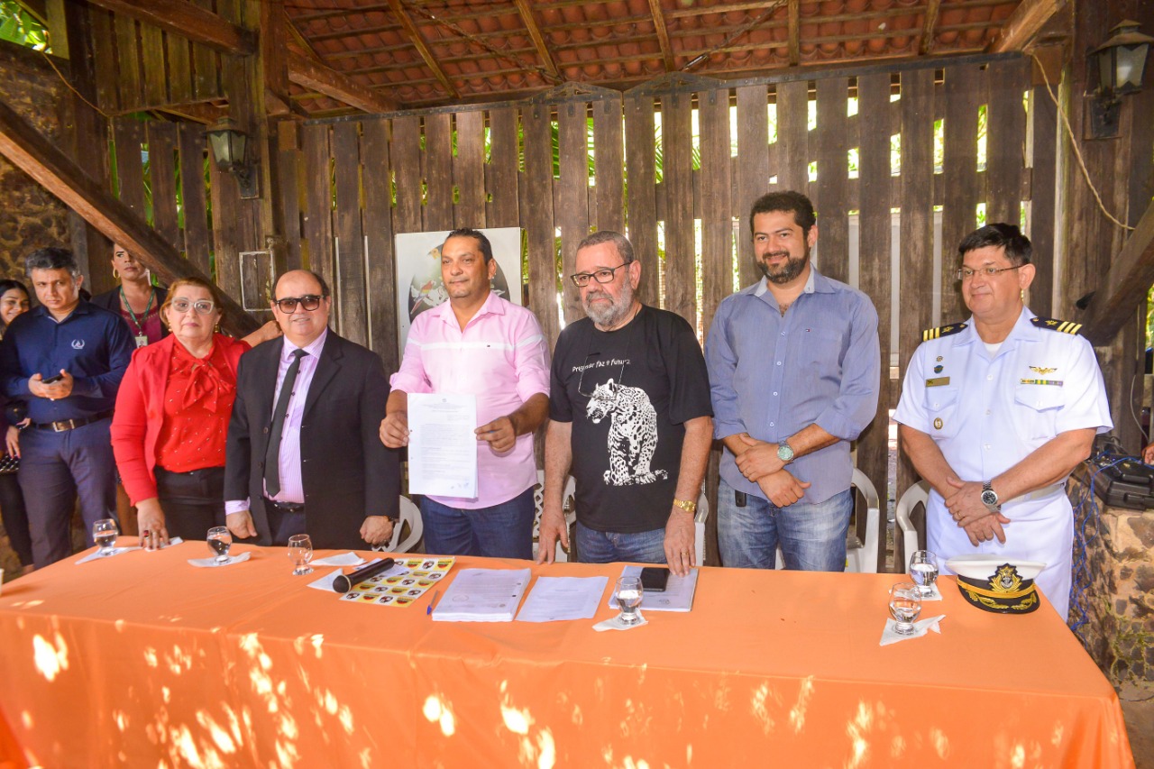 Prefeitura de Santana renova convênio de apoio financeiro a Revecom