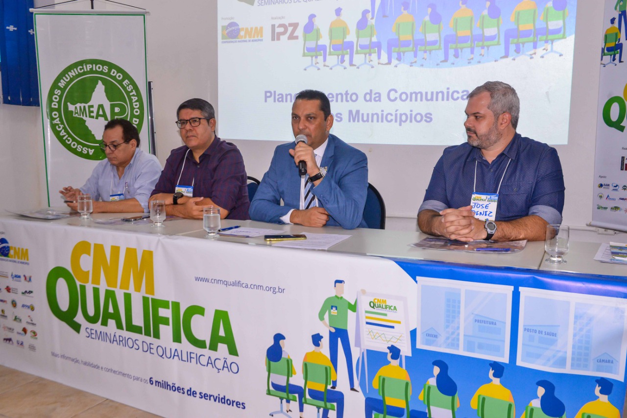 Profissionais da Comunicação da Prefeitura de Santana participam de seminário promovido pela CNM e Ameap