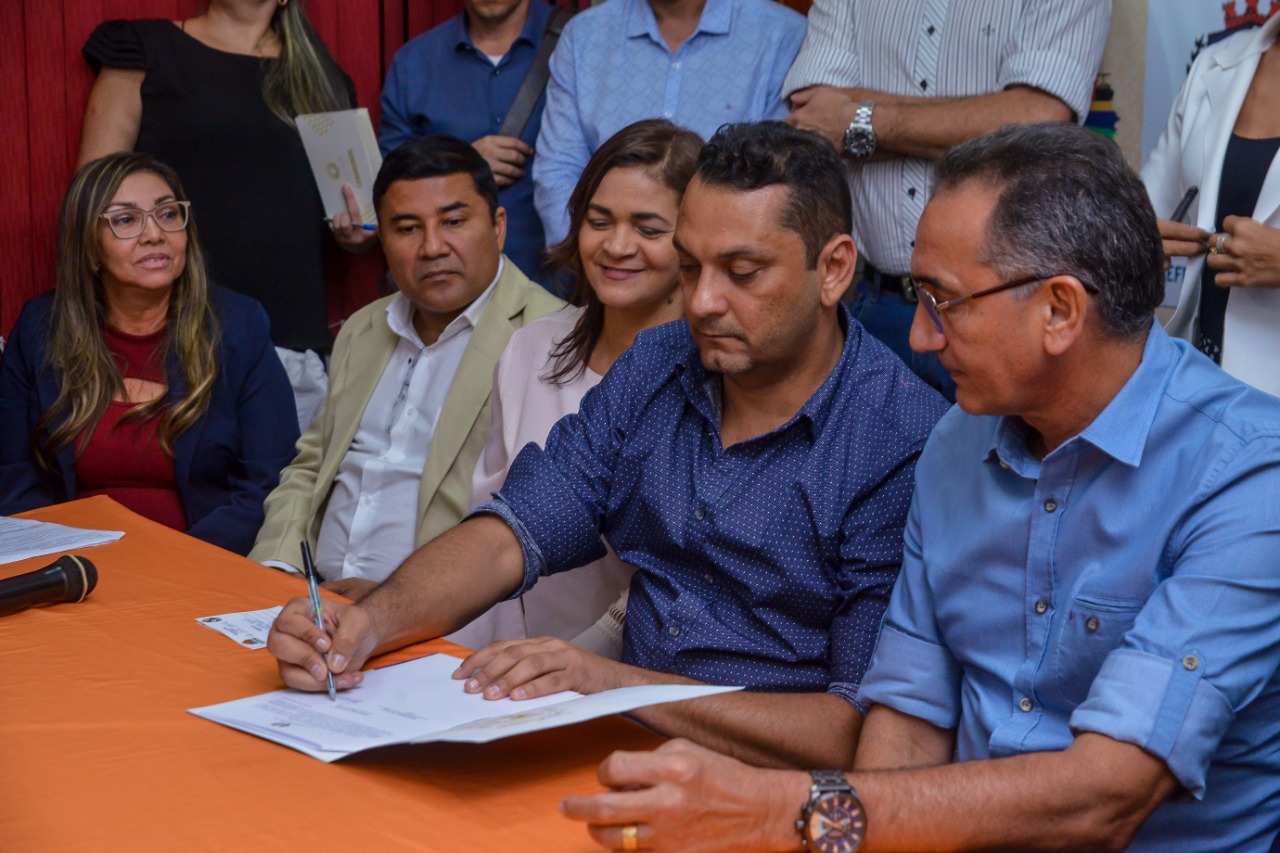 Parceria entre PMS e GEA garante R$ 7,8 milhões para coleta de lixo e limpeza de Santana