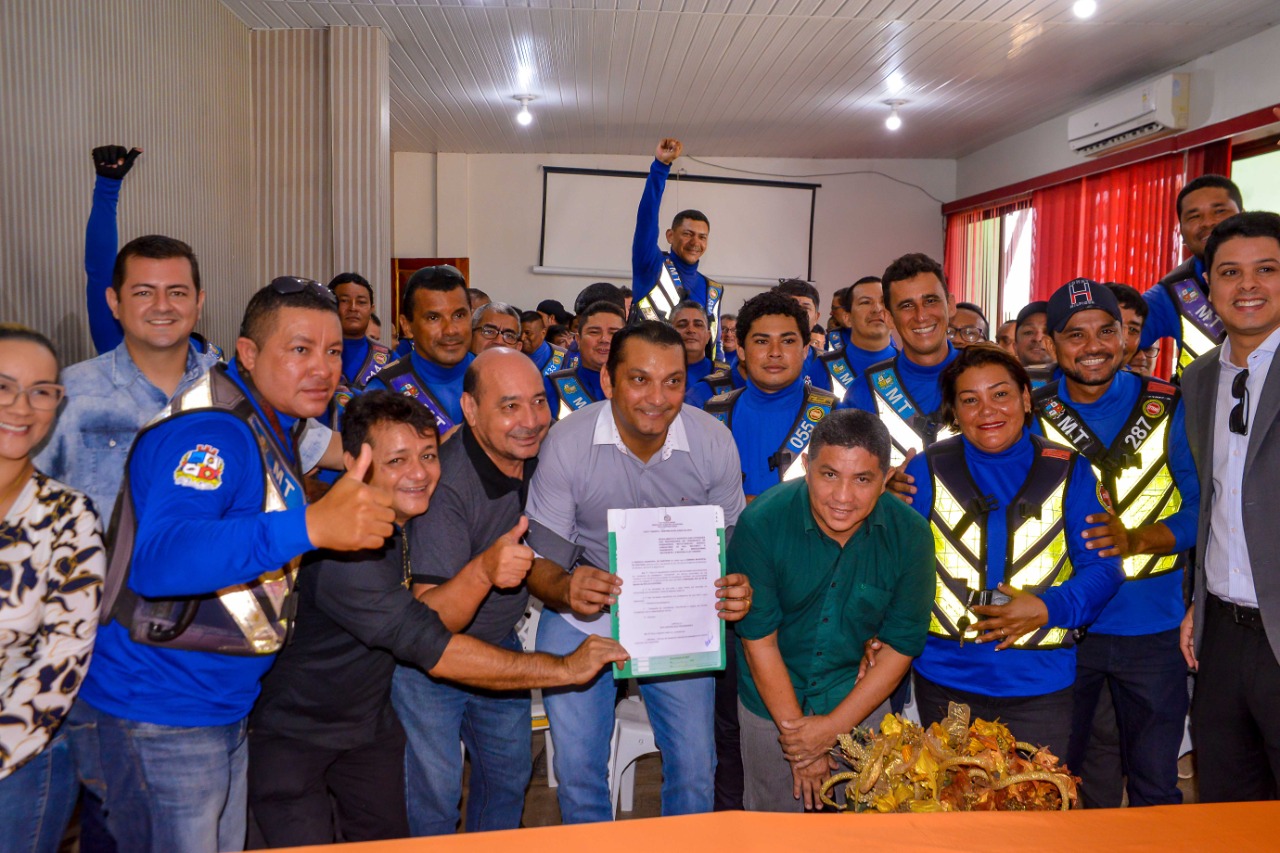 Profissão de mototaxista é regularizada em Santana através de Lei Municipal