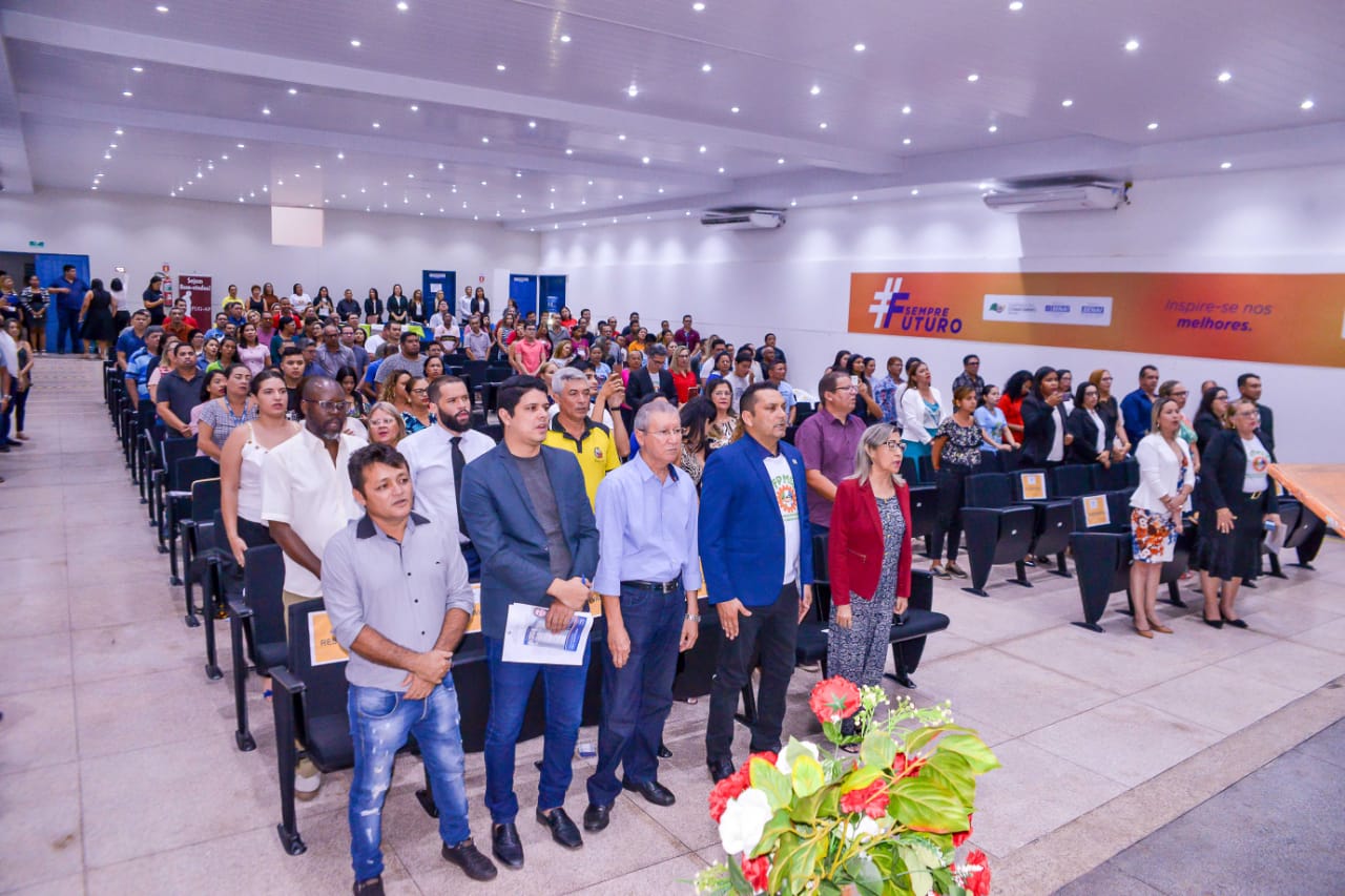 Prefeitura de Santana atende estratégia do Plano Municipal de Educação com I FPMEJA