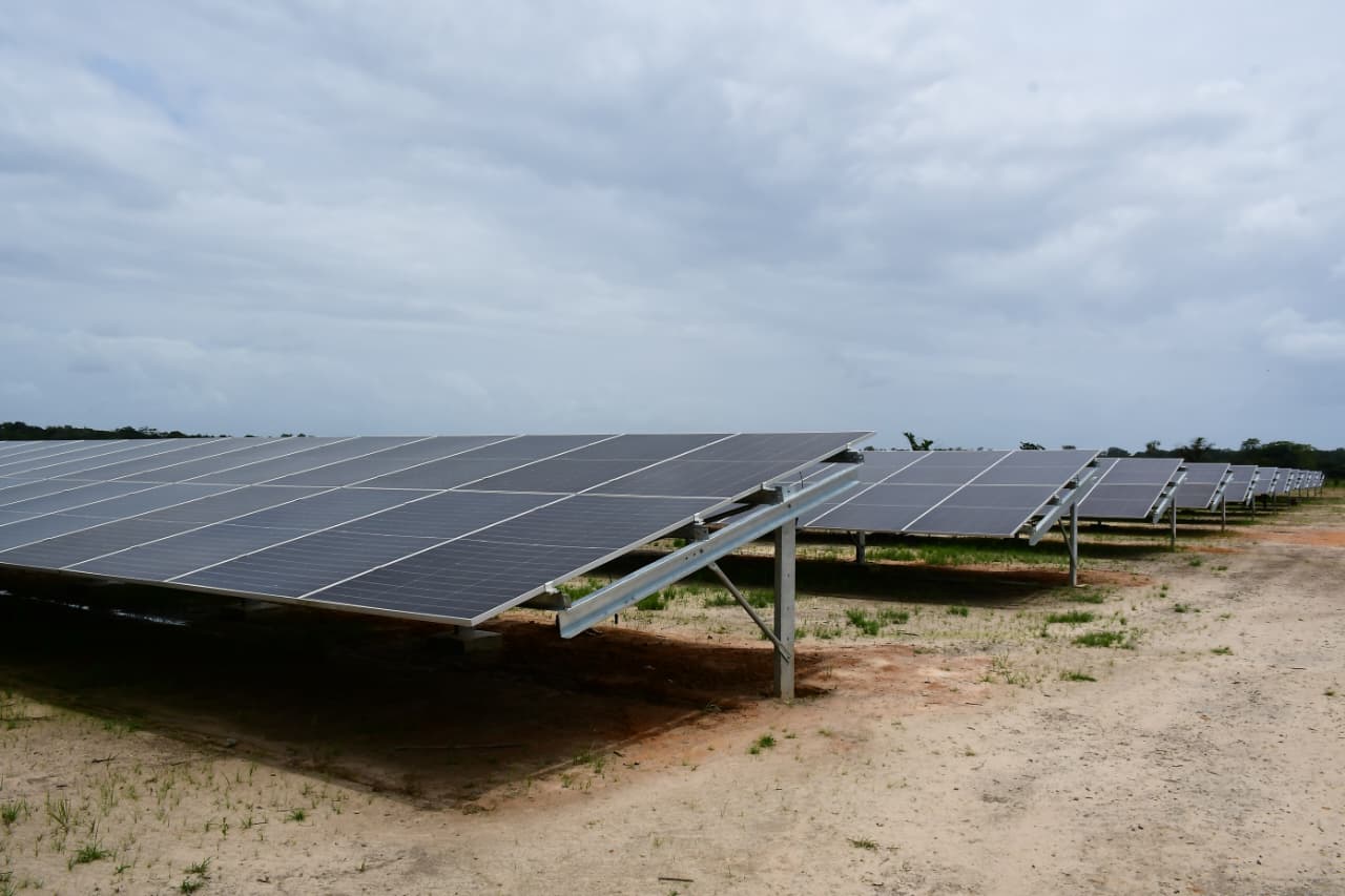 Com energia do sol, Governo do Amapá avança na inovação e constrói usina pioneira no estado