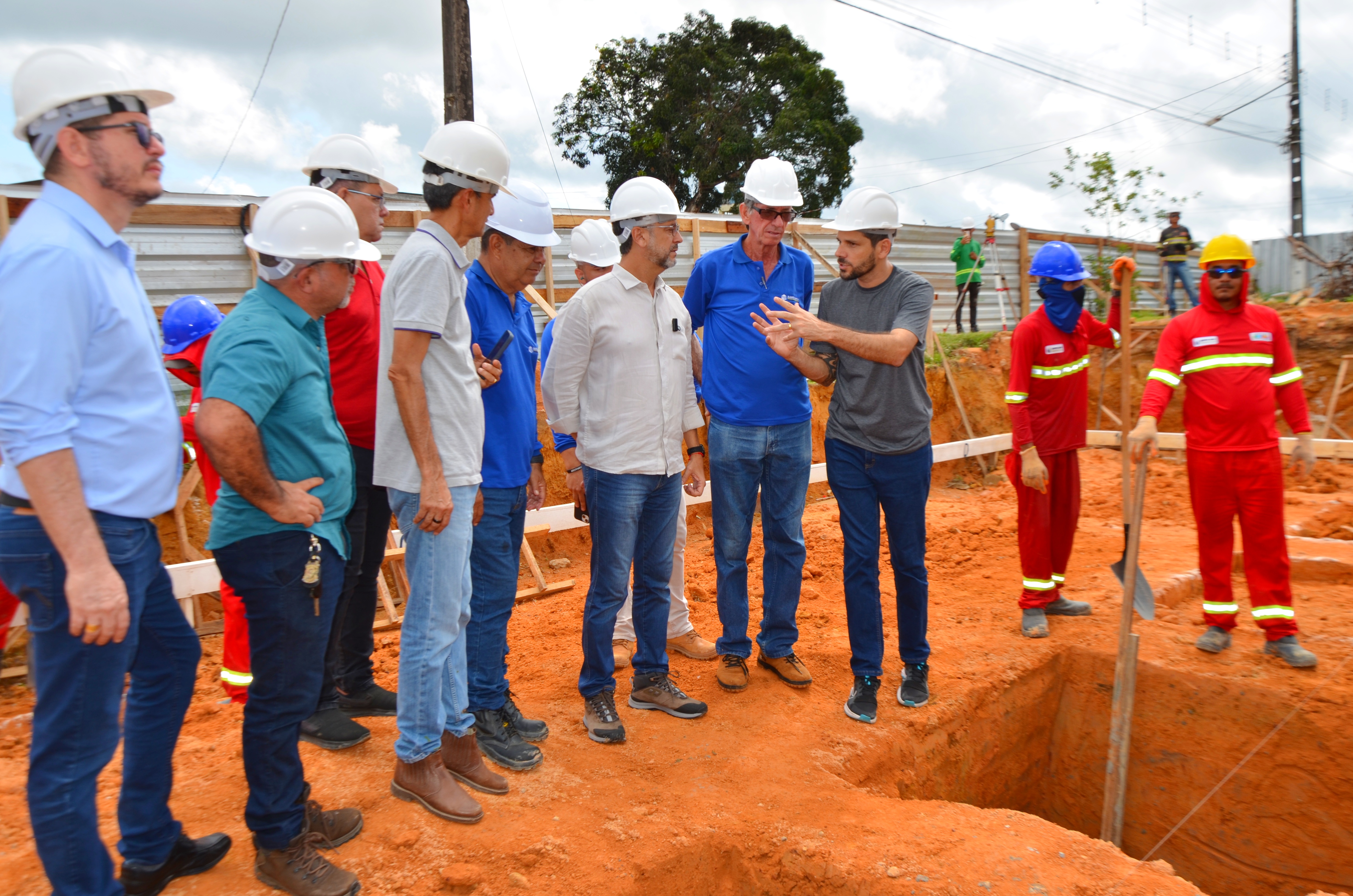 Governador Clécio Luís vistoria canteiro de obras da segunda etapa do Hospital Regional de Porto Grande