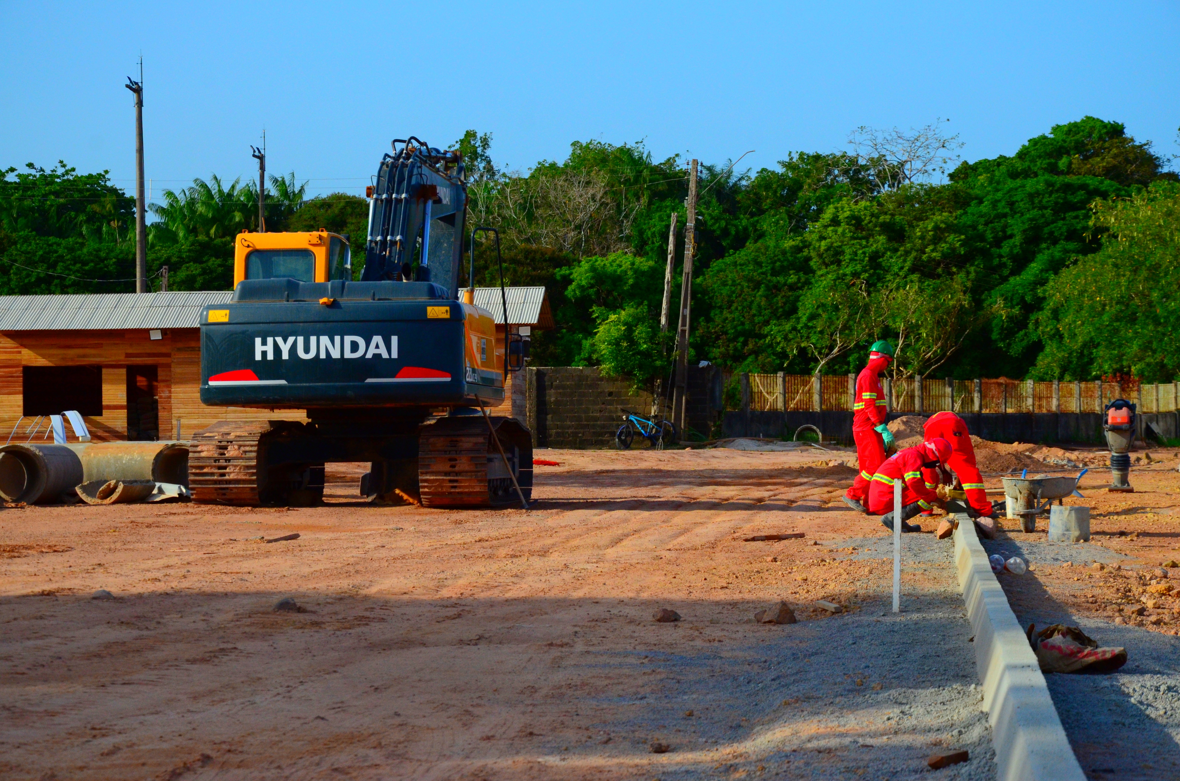 Amapá em obra: Governo do Estado inicia calçamento da ciclofaixa no Complexo do Aturiá, em Macapá
