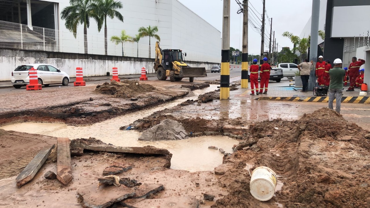 Governo do Amapá garante água tratada com interligação da rede de distribuição para o Residencial Vila dos Oliveiras, em Macapá