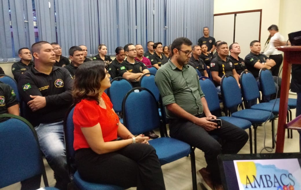 SERVIDORES DO CIODES RECEBEM CAPACITAÇÃO PARA AUXILIAR PESSOAS EM CRISE SUICIDA
