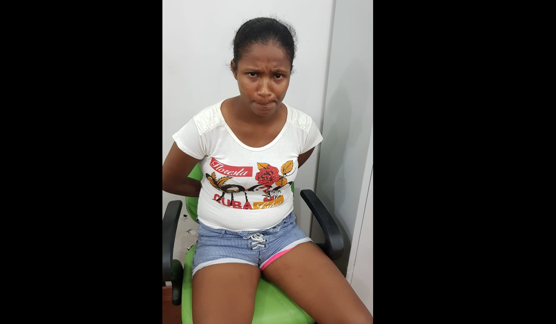 ESTELIONATÁRIA QUE SE PASSAVA POR HOMEM PARA APLICAR GOLPES PELA INTERNET É PRESA EM FLAGRANTE