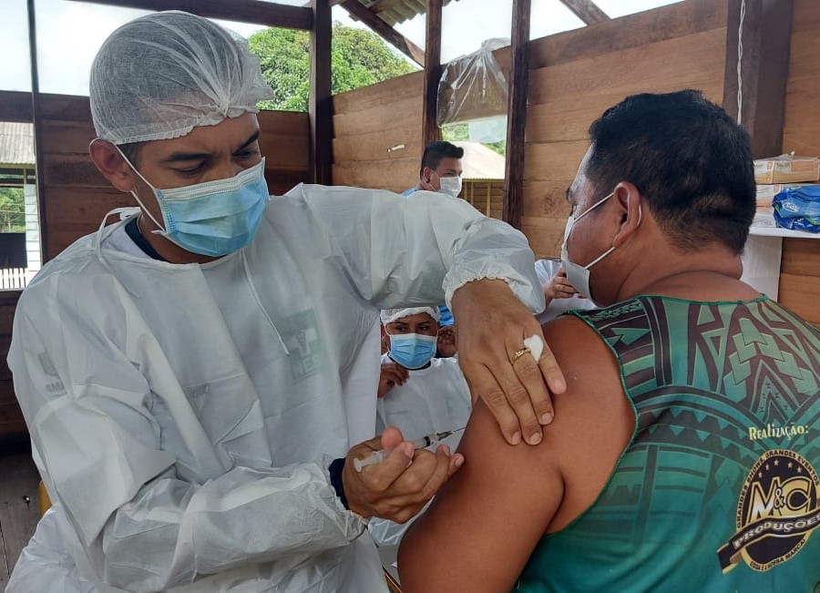 Força-tarefa para vacinação de indígenas acima de 18 anos continua no Amapá