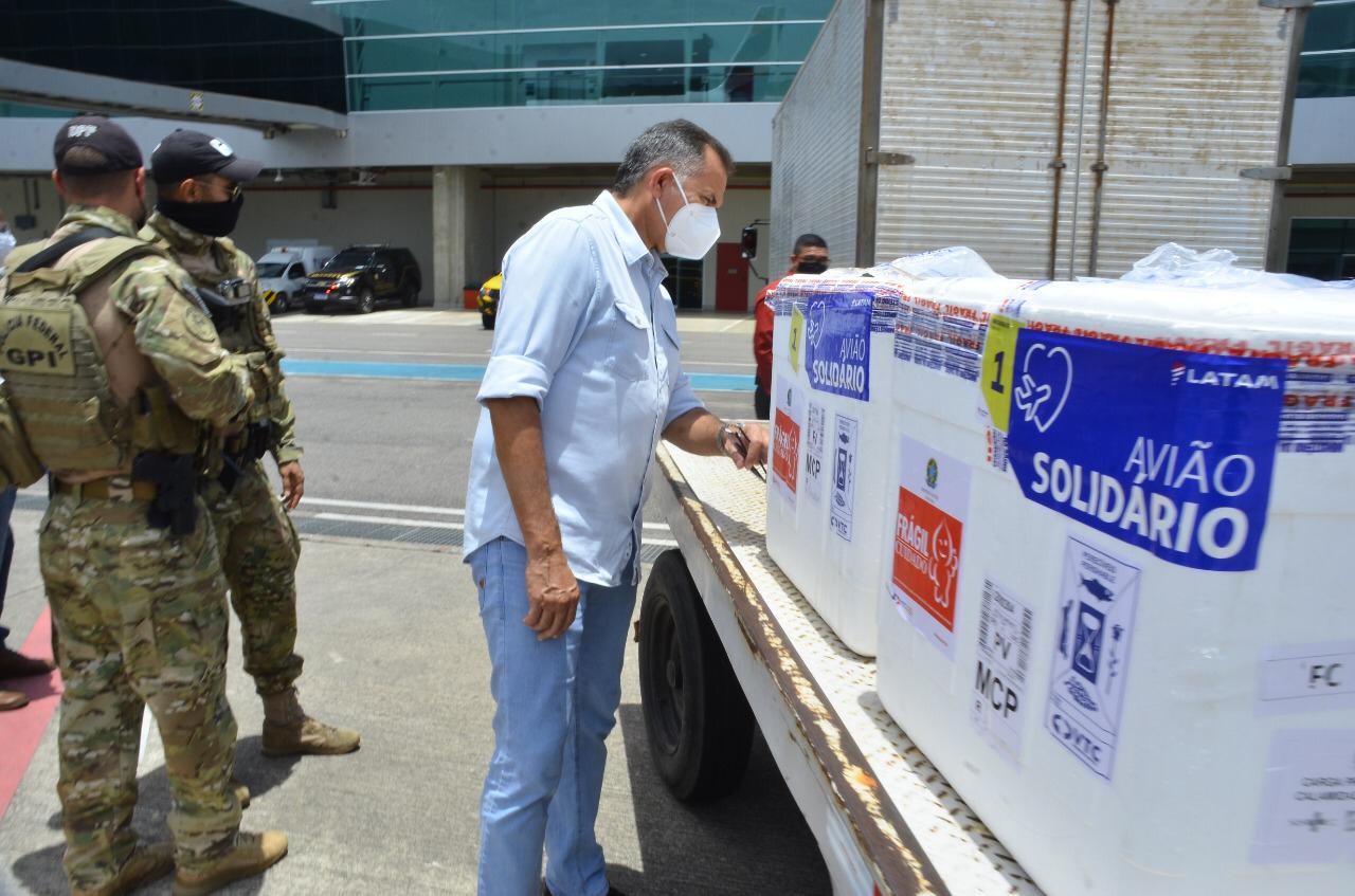 Governo do Amapá vai distribuir mais de 15 mil novas doses de vacinas contra covid-19 para os municípios