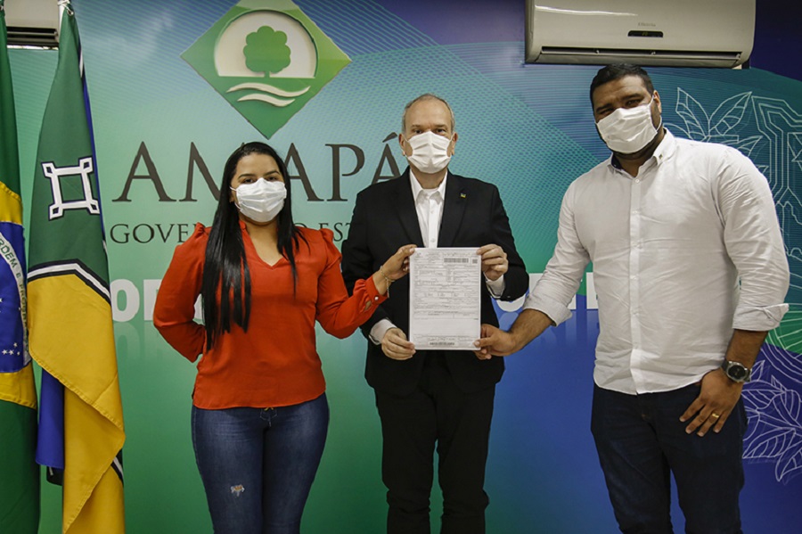 Governo do Amapá recebe 120 mil máscaras para área da saúde 
