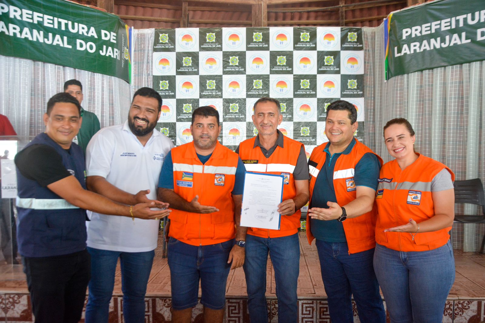 Waldez assina ordem de serviço para implantação do Centro de Hemodiálise no Vale do Jari