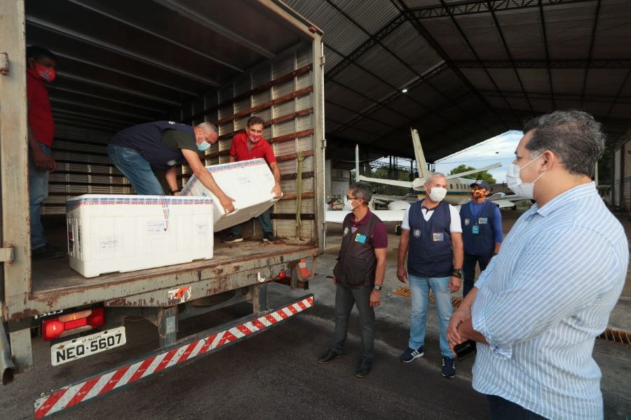 Nova remessa de vacina contra a covid-19 chega ao Amapá