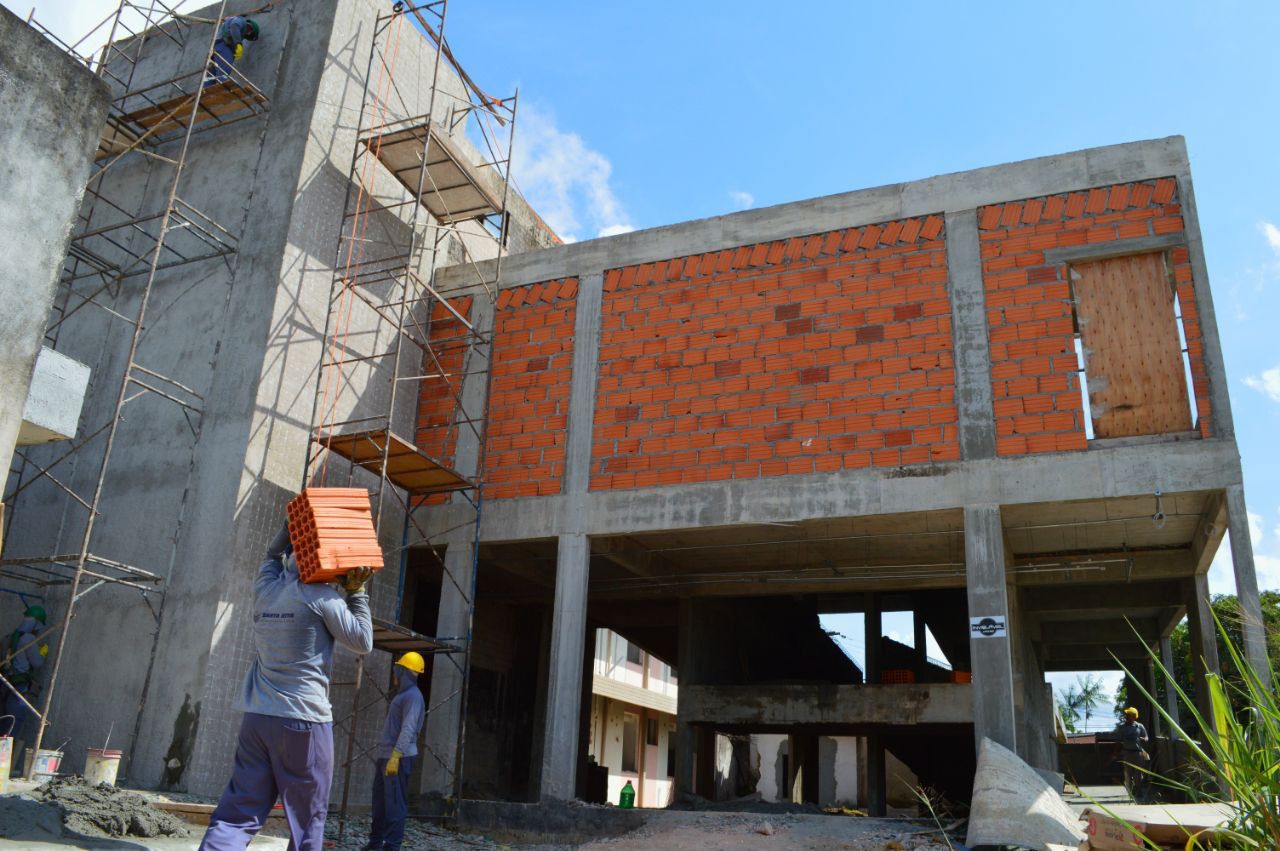 Obras de ampliação do Hospital Estadual de Santana avançam
