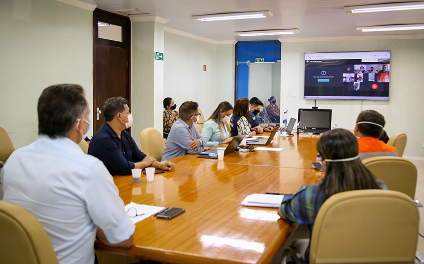 Estado e municípios discutem reforço no tratamento de covid-19 e medidas restritivas na retomada do comércio