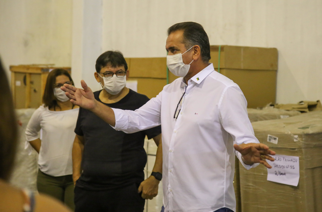 Covid-19: Waldez vistoria equipamentos que reforçarão atendimento de pacientes em quatro municípios