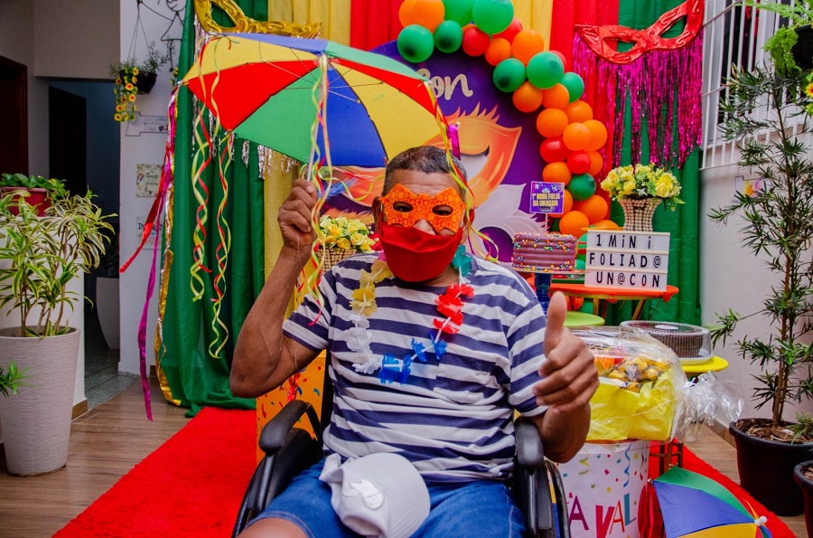 '1º Mini Folia' leva a alegria do carnaval aos pacientes da Unacon em Macapá