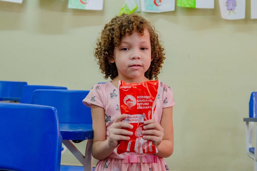 'Aprendi que não escovar os dentes, nos deixa dodói', diz criança atendida em ação do Governo do Amapá pelos 9 anos do Conjunto Macapaba