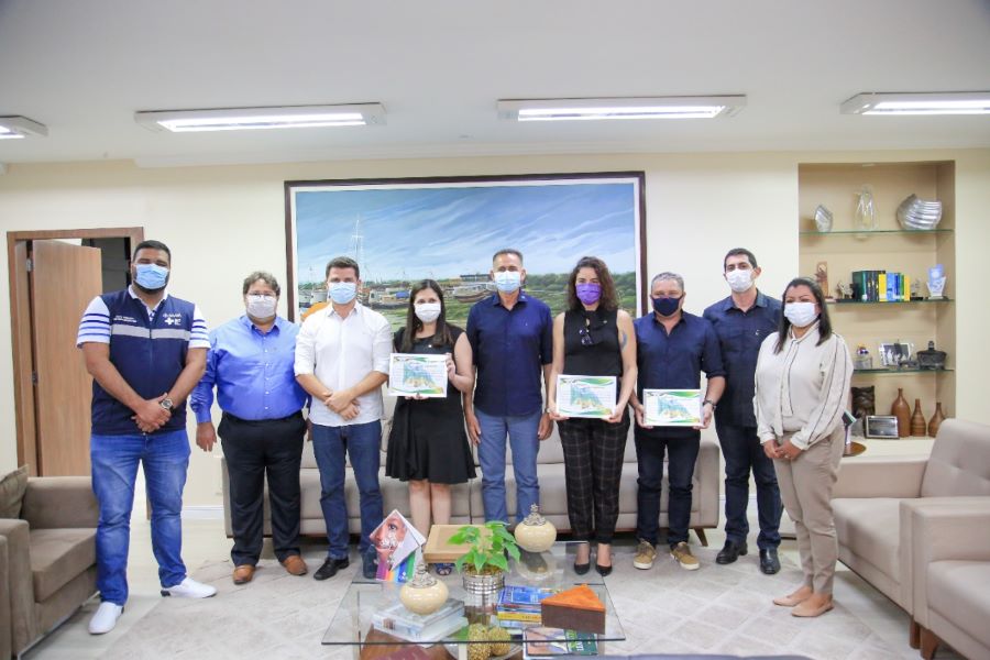 Comitê médico de enfrentamento à covid-19 recebe homenagens do Governo do Amapá