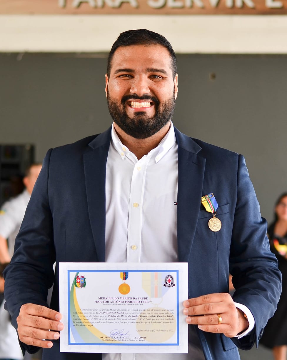  Polícia Militar homenageia Secretaria de Saúde