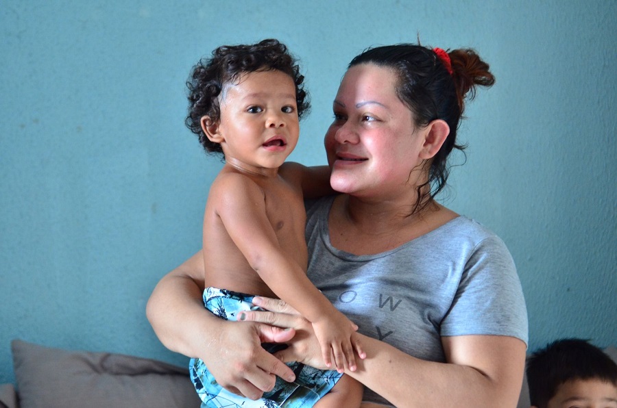‘Fico mais tranquila para proteger meu bebê’, diz mãe sobre campanha de vacinação do Governo do Amapá