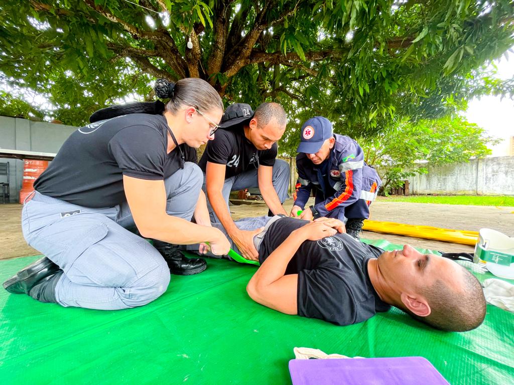 Samu oferece capacitação sobre primeiros socorros a policiais militares