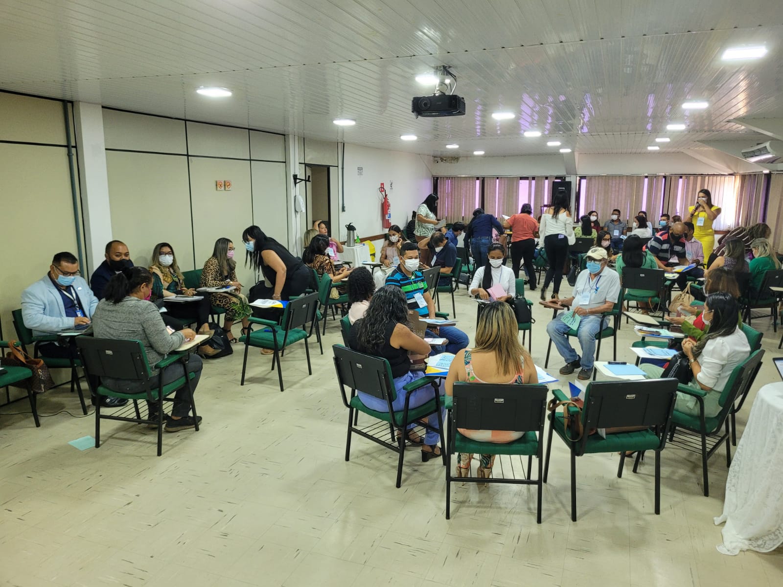 Profissionais dos 16 municípios alinham estratégias de organização das redes de atenção à saúde