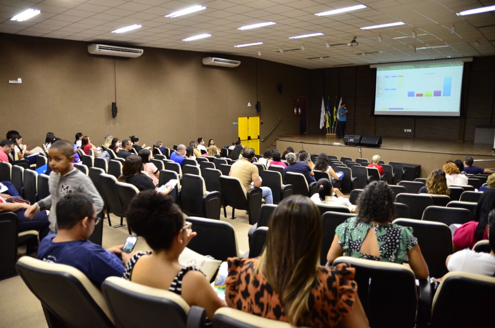 No Dia de Combate à Tuberculose, profissionais da saúde debatem formas de diminuir abandono do tratamento