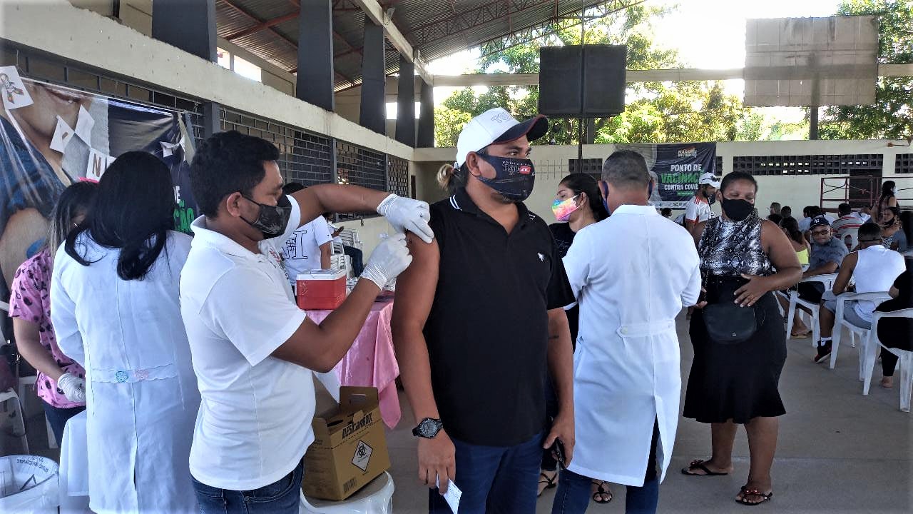 Governo do Amapá e Prefeitura de Macapá promovem vacinação em vários pontos da cidade
