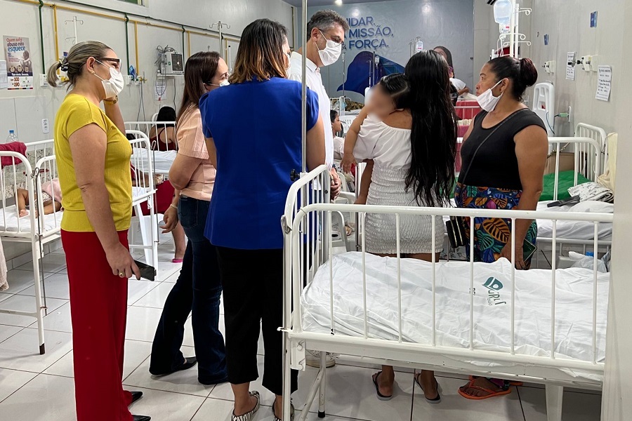 Governador acompanha atendimentos no HCA e PAI e anuncia entrega de 94 novos leitos como medida emergencial