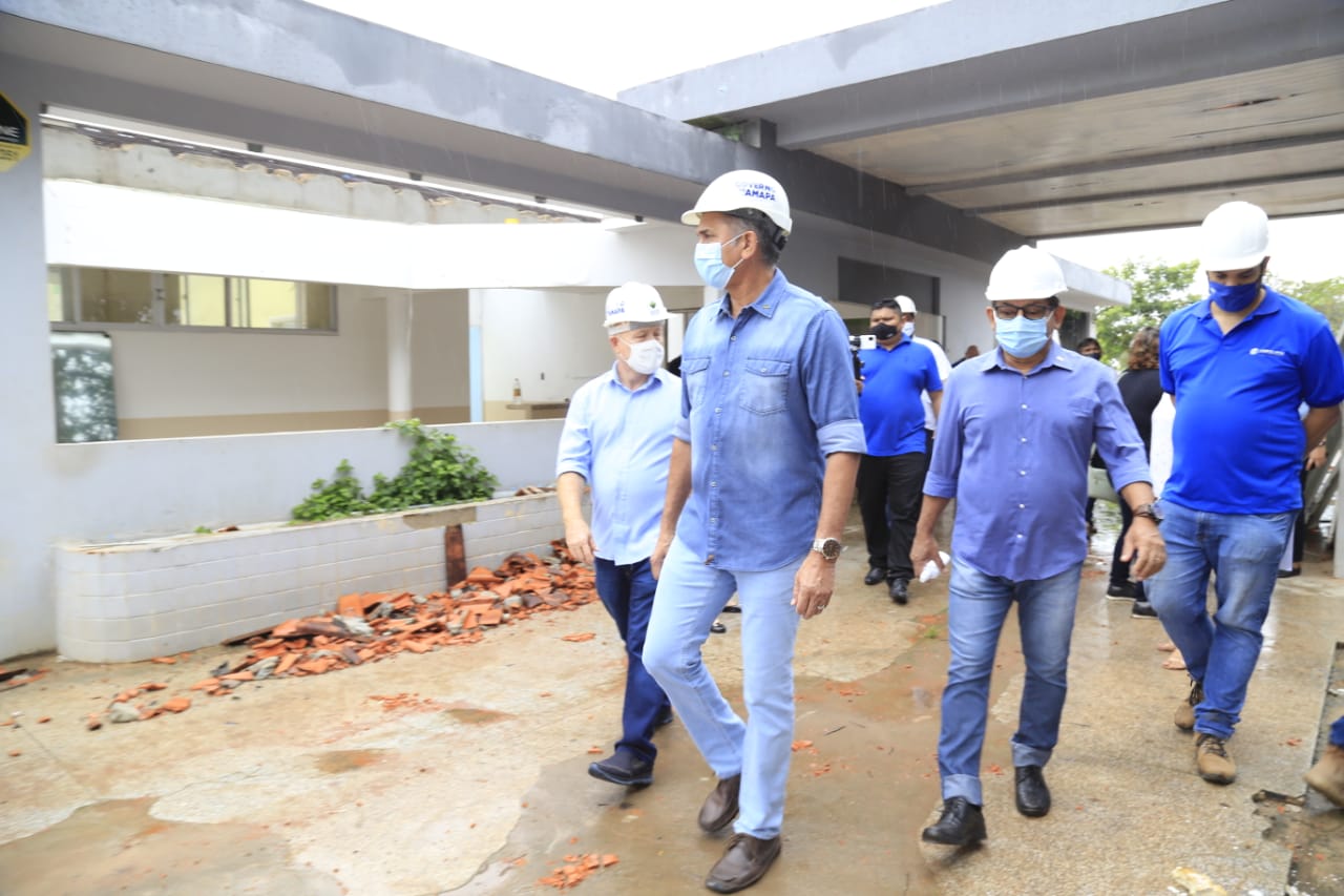 Governador Waldez vistoria obras de ampliação do Hospital Estadual de Santana