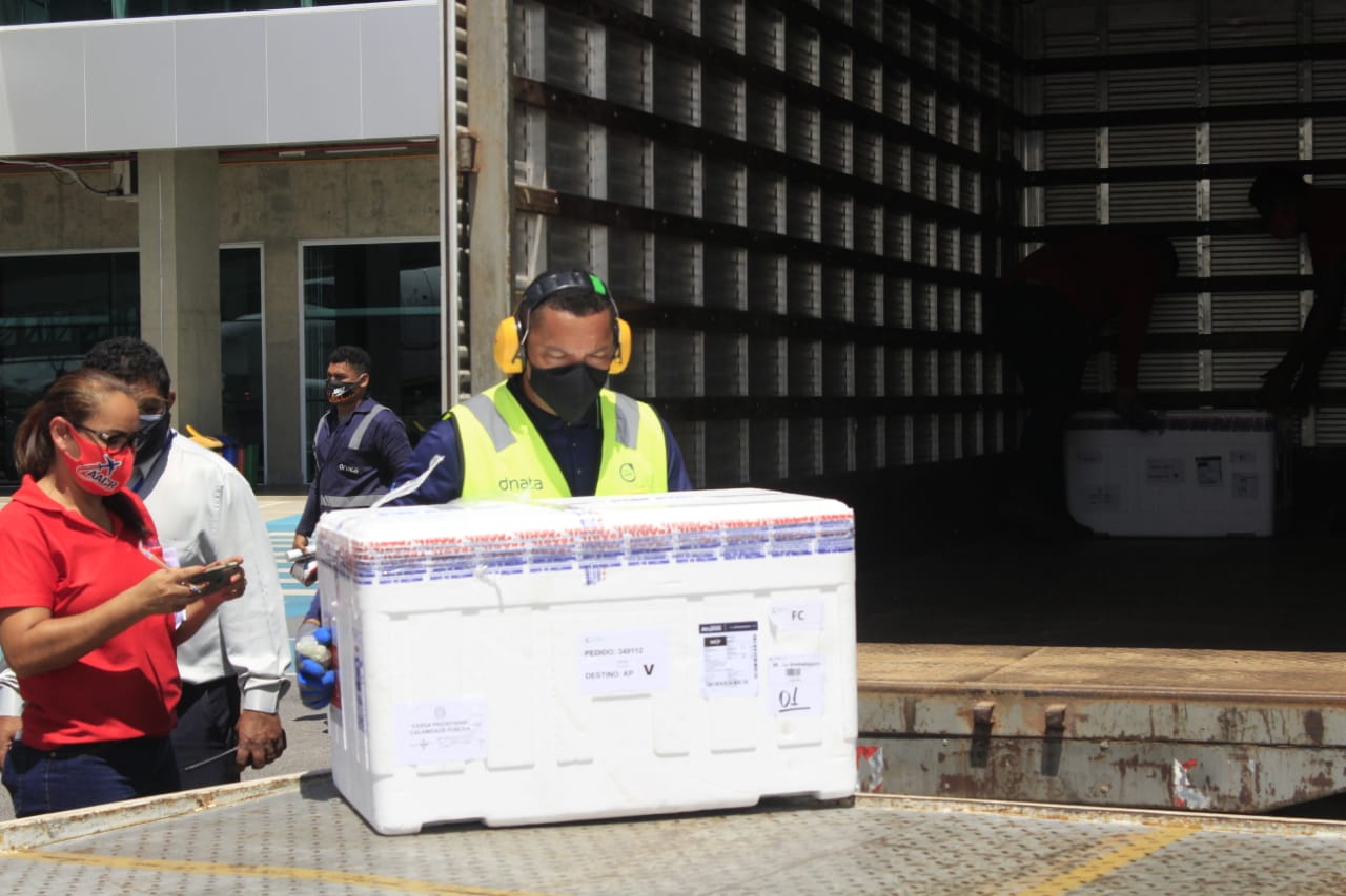 Amapá recebe novo lote com 8.900 doses de vacina contra covid-19