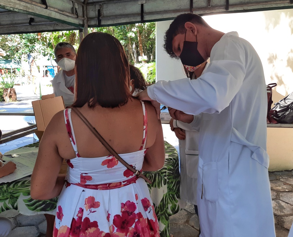 Hemoap realiza ação de saúde com incentivo à doação de sangue e vacinação
