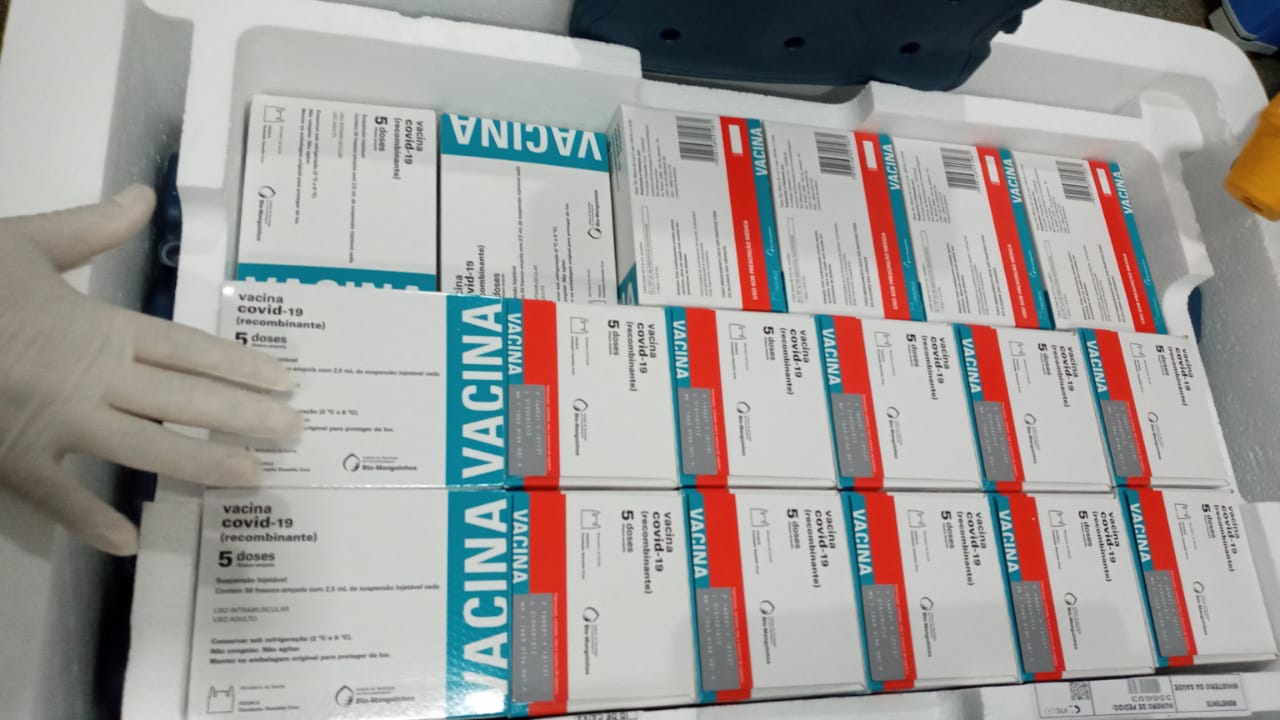 #VacinaAmapá: remessa destinada à segunda dose chegou ao estado neste domingo, 20
