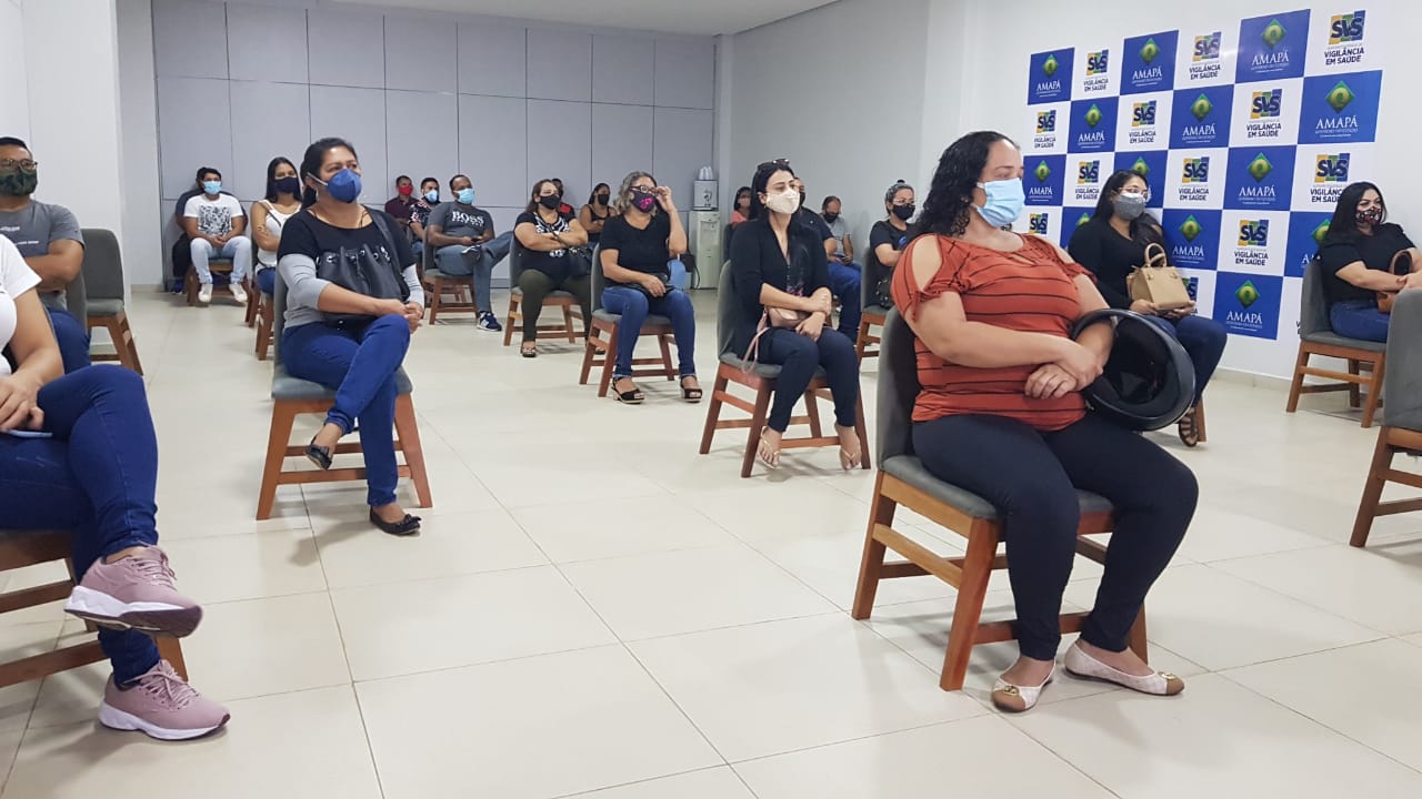 Equipes da SVS são capacitadas para utilização de teste rápido antígeno no Aeroporto de Macapá