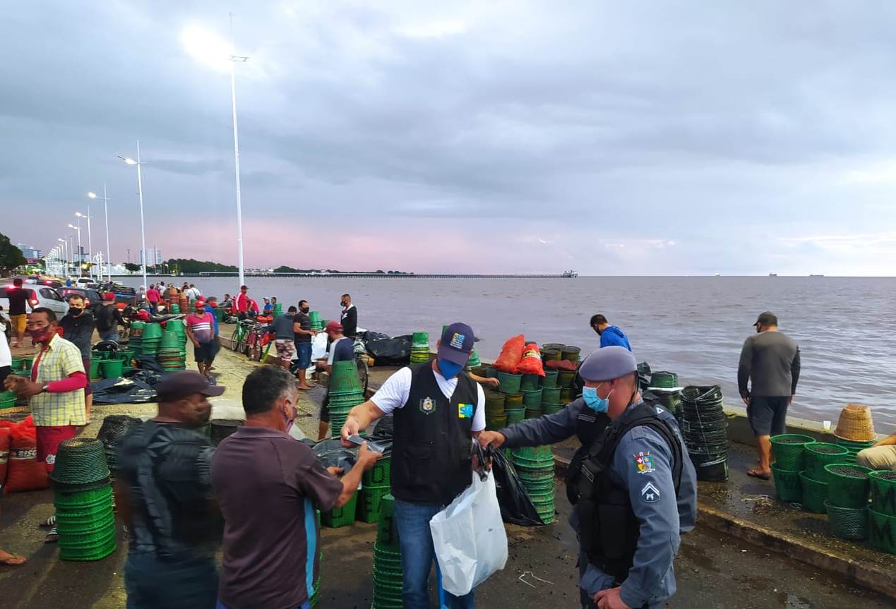 SVS e Ministério Público distribuem máscaras na rampa do Santa Inês