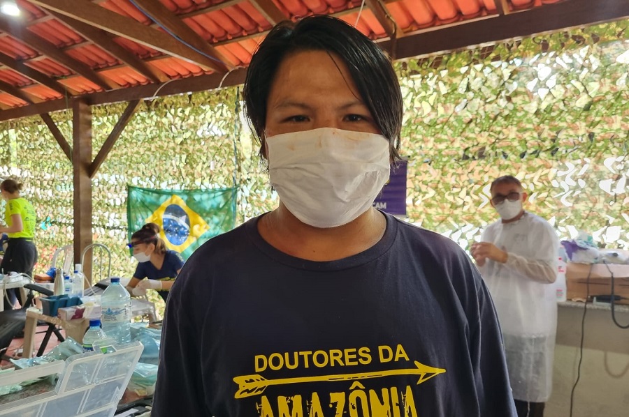 'É muito gratificante ajudar o meu povo a ter mais saúde', diz intérprete durante atendimentos do Mais Sorrisos na Terra Indígena Wajãpi