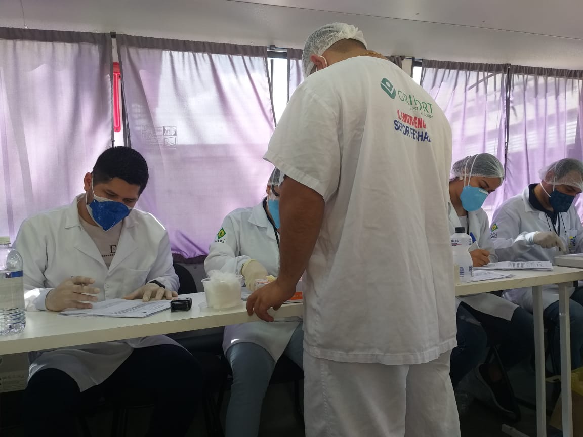 Covid-19: equipes de saúde Hospital de Emergência são testadas na Unidade Móvel do Estado
