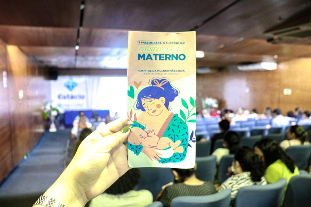 Banco de Leite Humano capacita profissionais da saúde sobre manejo clínico da amamentação
