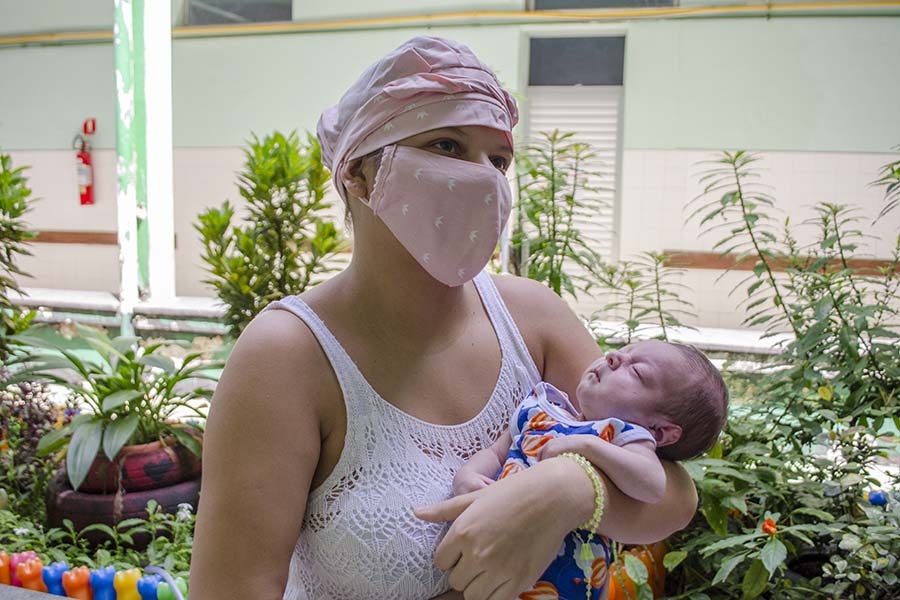 No Amapá, bebê de 1 mês recebe alta após vencer a covid-19