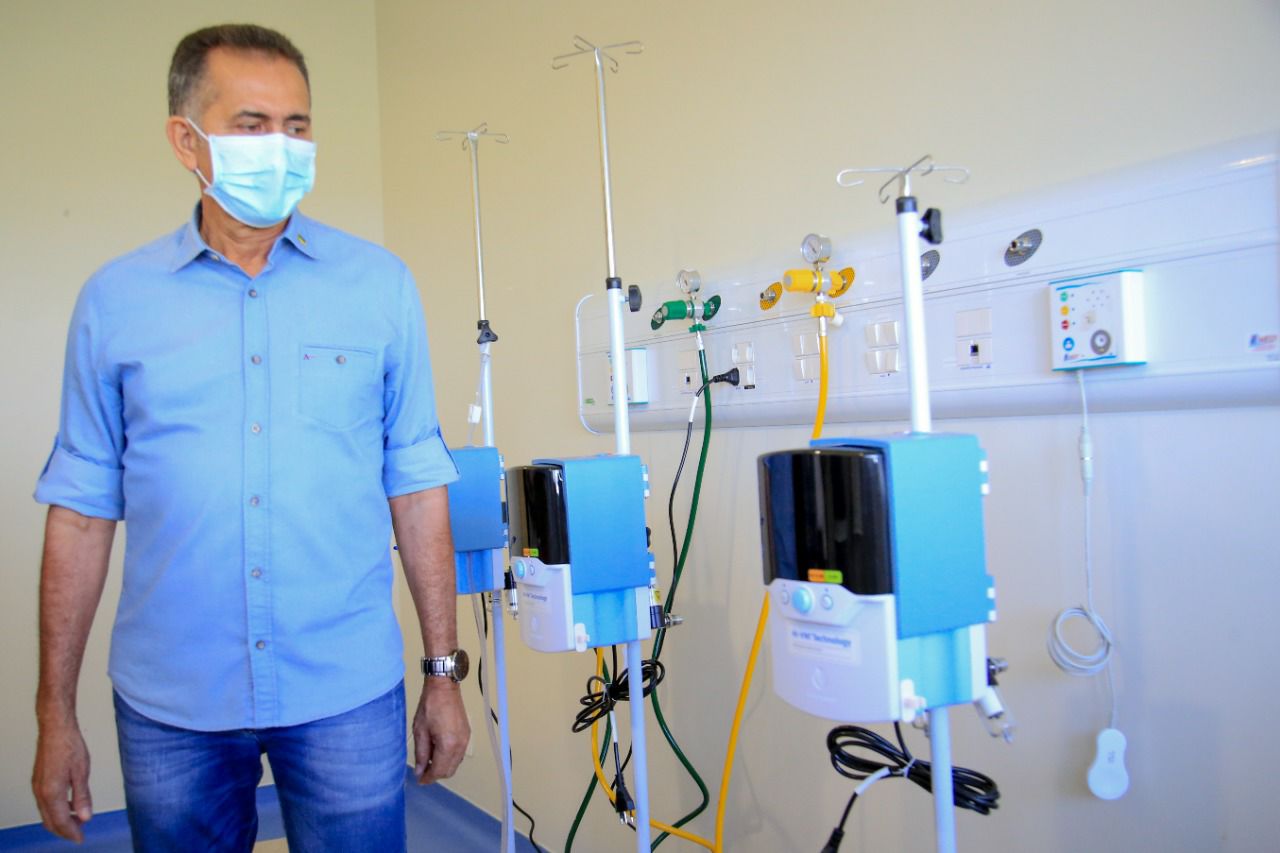 Covid:19: Waldez entrega equipamentos para auxiliar atendimento a pacientes internados no HU