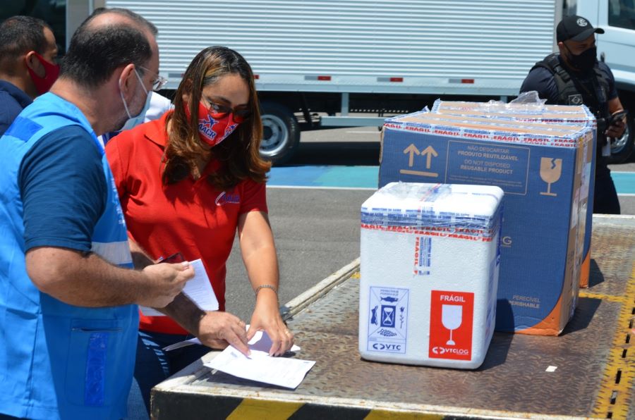 Amapá recebe novo lote com 19.720 doses de vacinas contra covid-19
